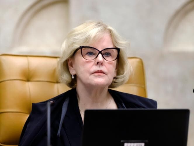 Rosa Weber dá dez dias para Bolsonaro explicar perdão a Daniel Silveira