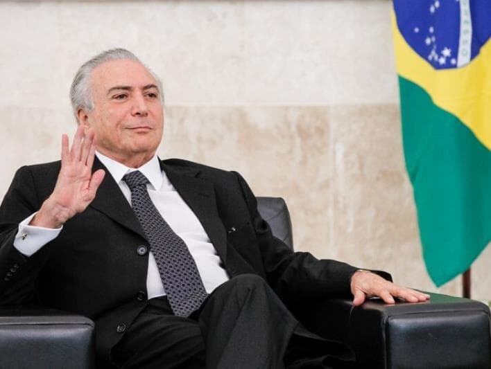 Michel Temer sugere que Bolsonaro anule perdão a Daniel Silveira