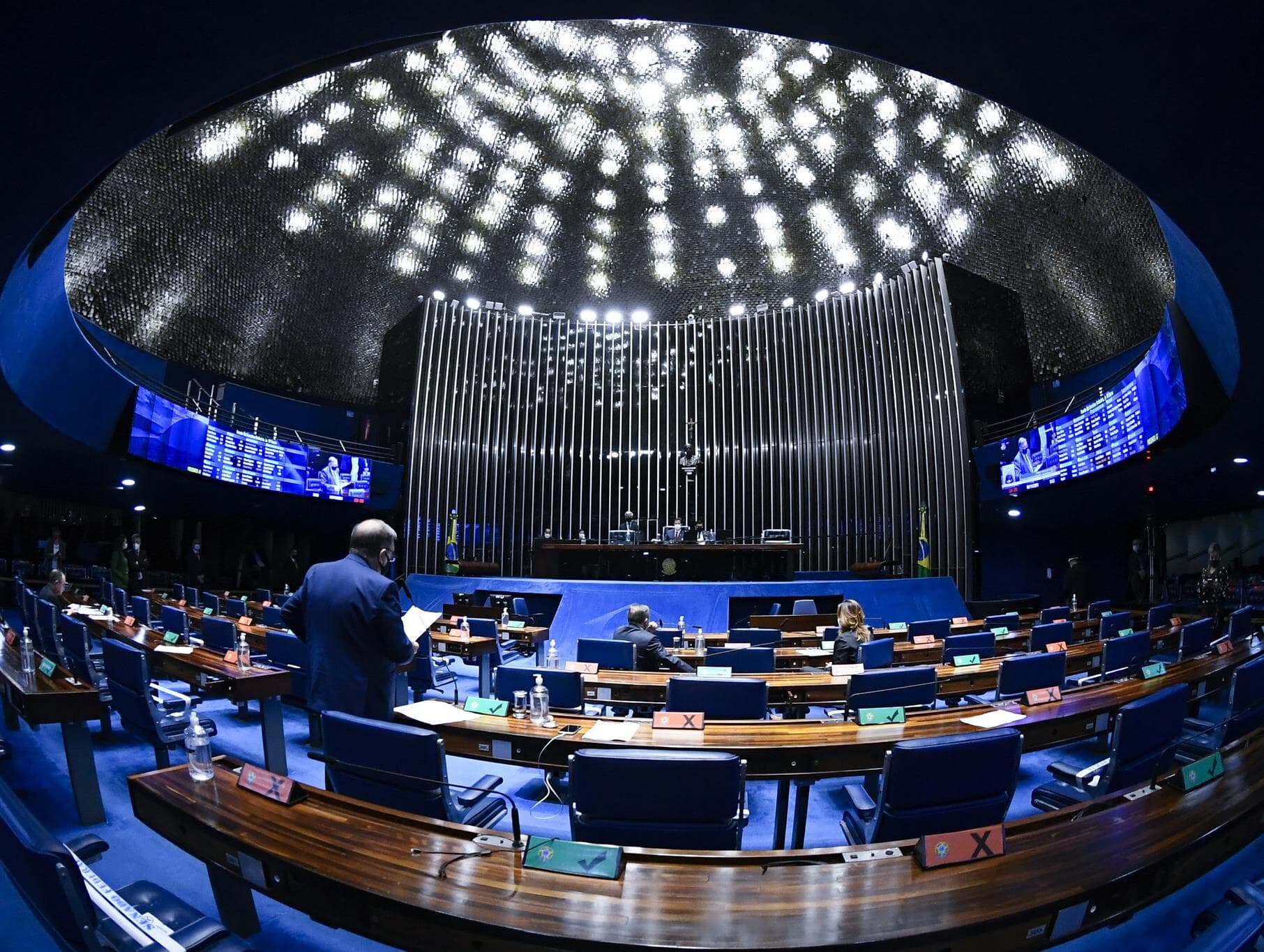 O que dizem os senadores sobre seus gastos com combustíveis