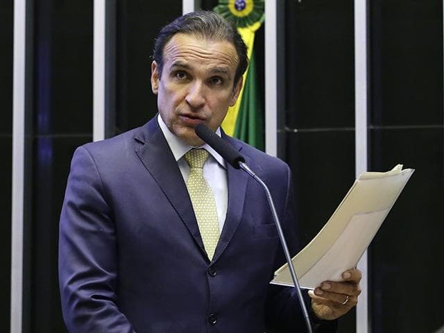 "Não podemos aceitar", diz relator do orçamento sobre decisão do STF