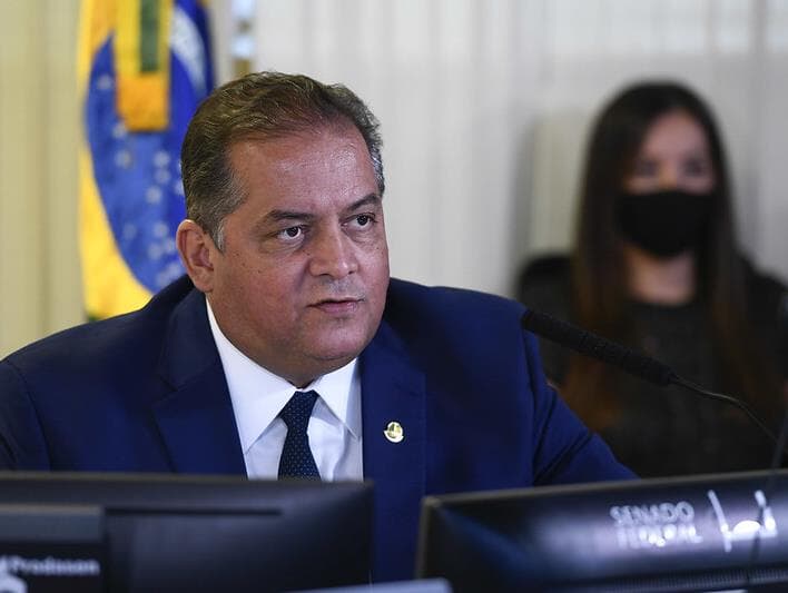 Eduardo Gomes desiste de concorrer como vice-presidente do Senado