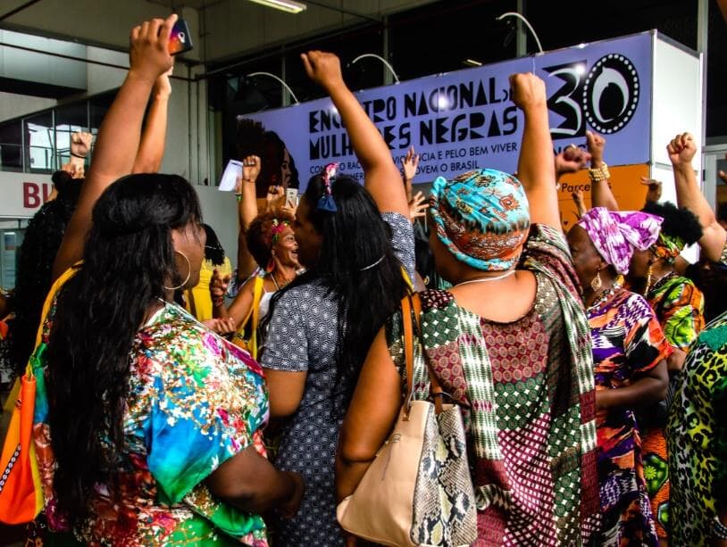 Mulheres que pintam o país com a cor da esperança