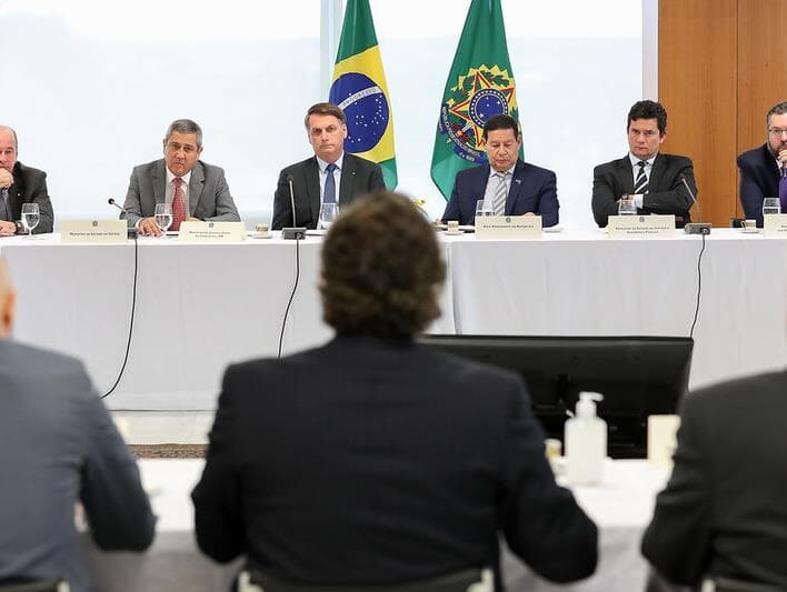 Os principais momentos da reunião de Bolsonaro com seus ministros