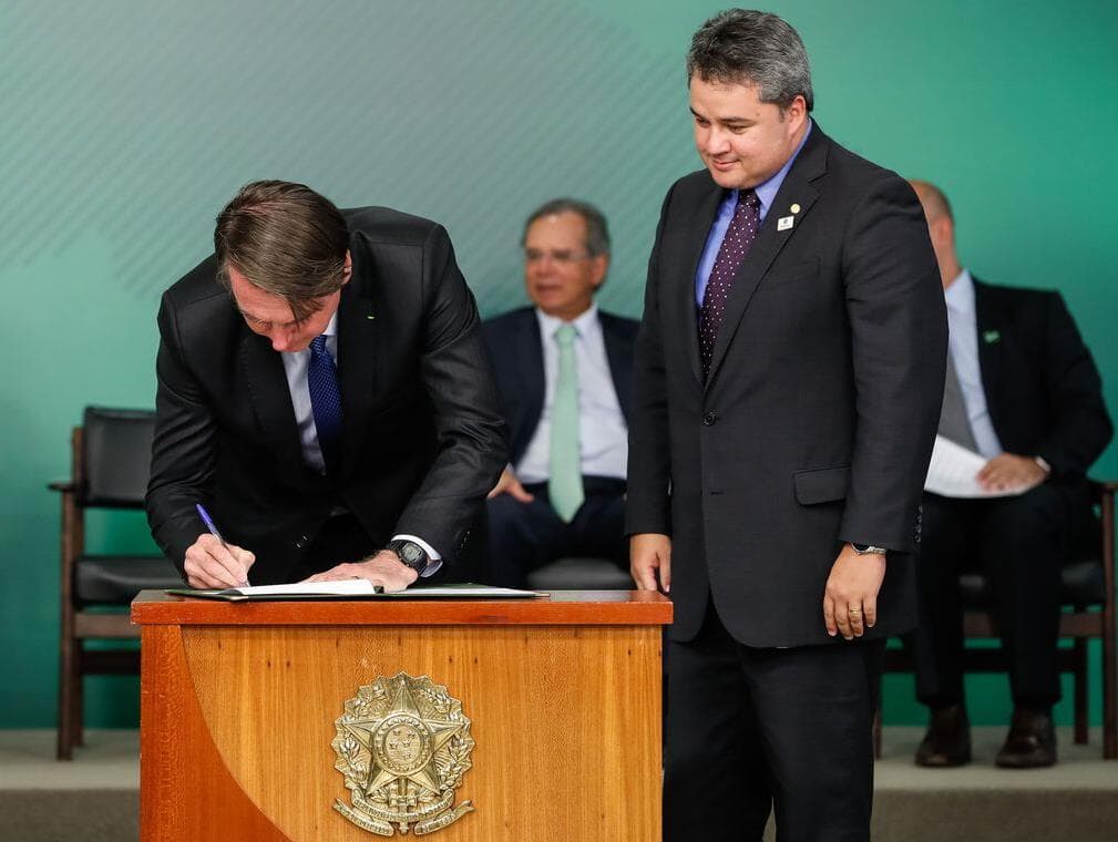 Novo líder do DEM defende mais diálogo da sigla com Bolsonaro