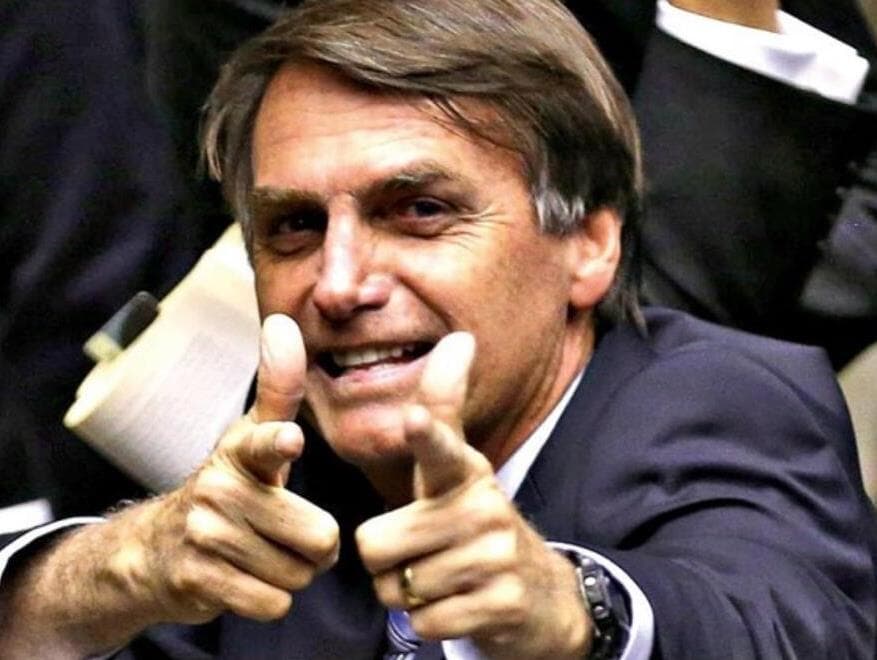 "Se está armado, mete fogo nele", diz Bolsonaro sobre excludente de ilicitude