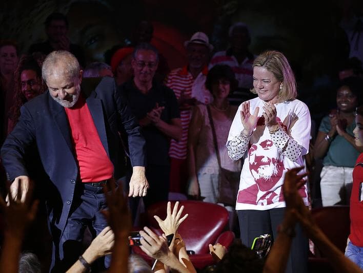 Lula chega no Sindicato dos Metalúrgicos e discursa em breve