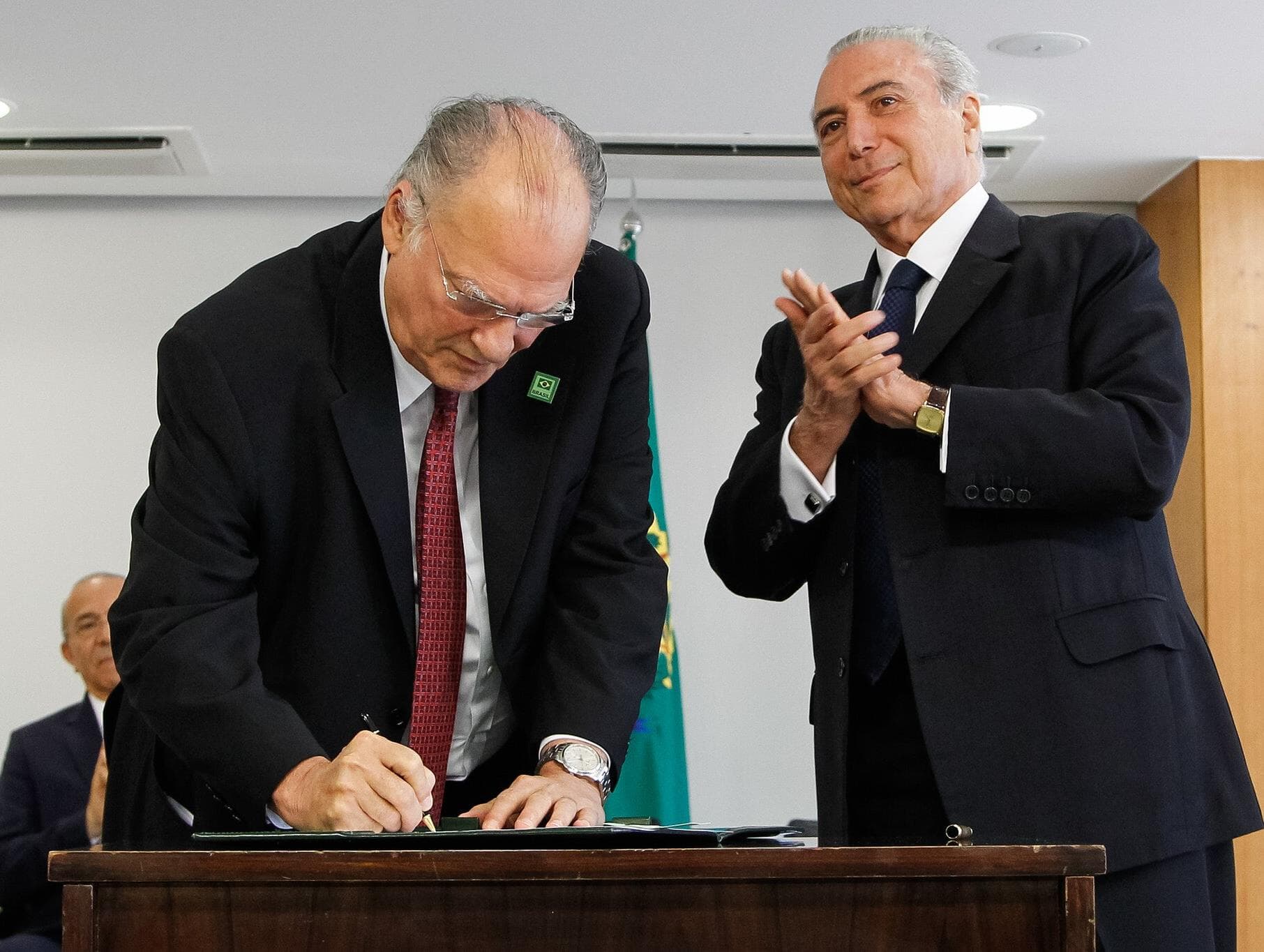 "Bolsonaro trata cultura como estorvo", diz ex-ministro Roberto Freire