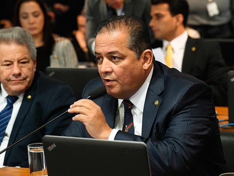 Crise do PSL não deve afetar pauta, diz novo líder do governo