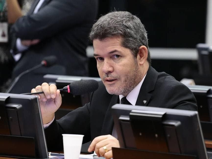 Delegado Waldir diz que novo líder será escolhido no "tempo certo"