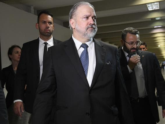 AO VIVO: Augusto Aras defende Lava Jato e menos personalismo de procuradores