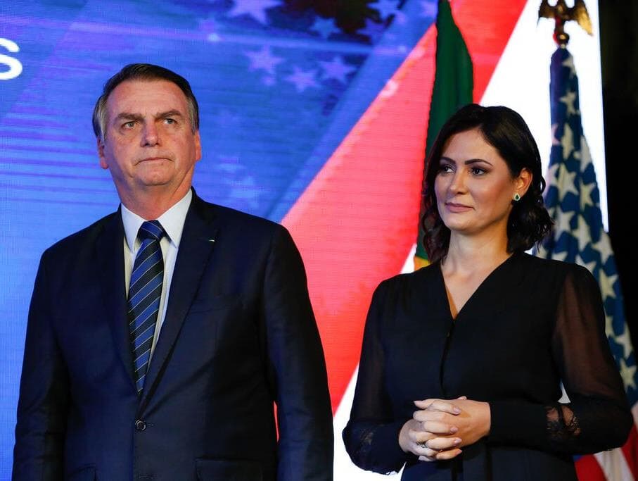 Família de Michelle Bolsonaro é marcada por problemas legais