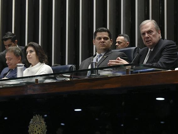 Senado busca apoio da Câmara para a PEC paralela dos estados e municípios