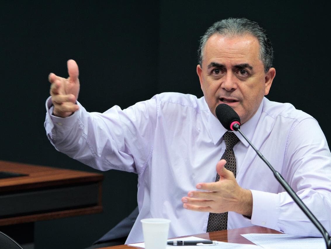 Deputado que mudou de voto diz que gostaria de sair do PSB