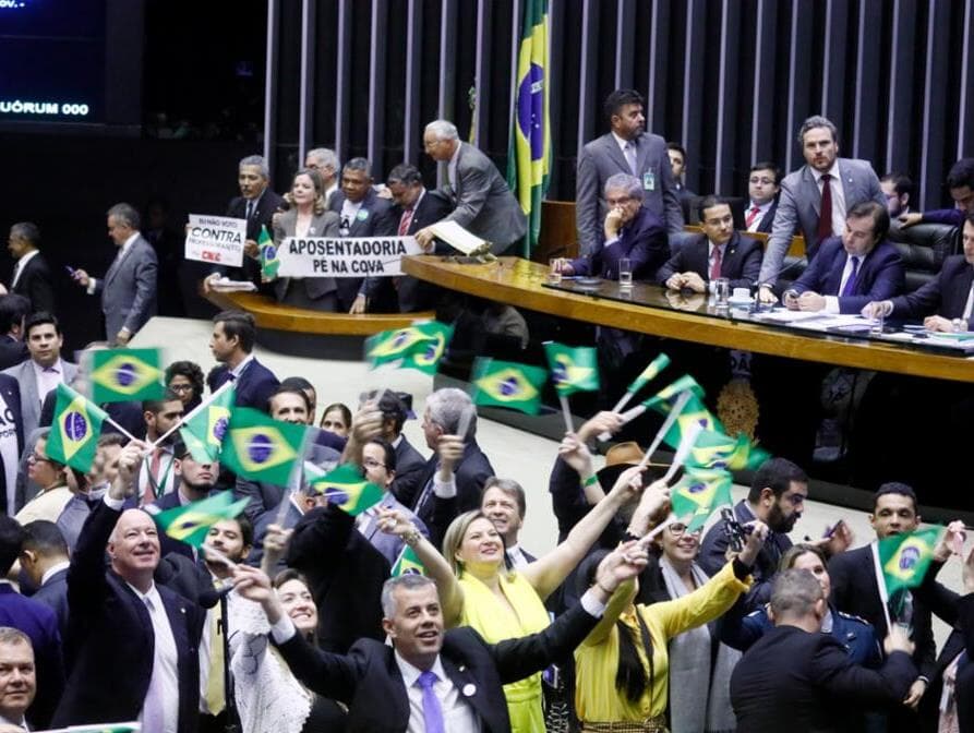 Câmara aprova texto-base da reforma da Previdência