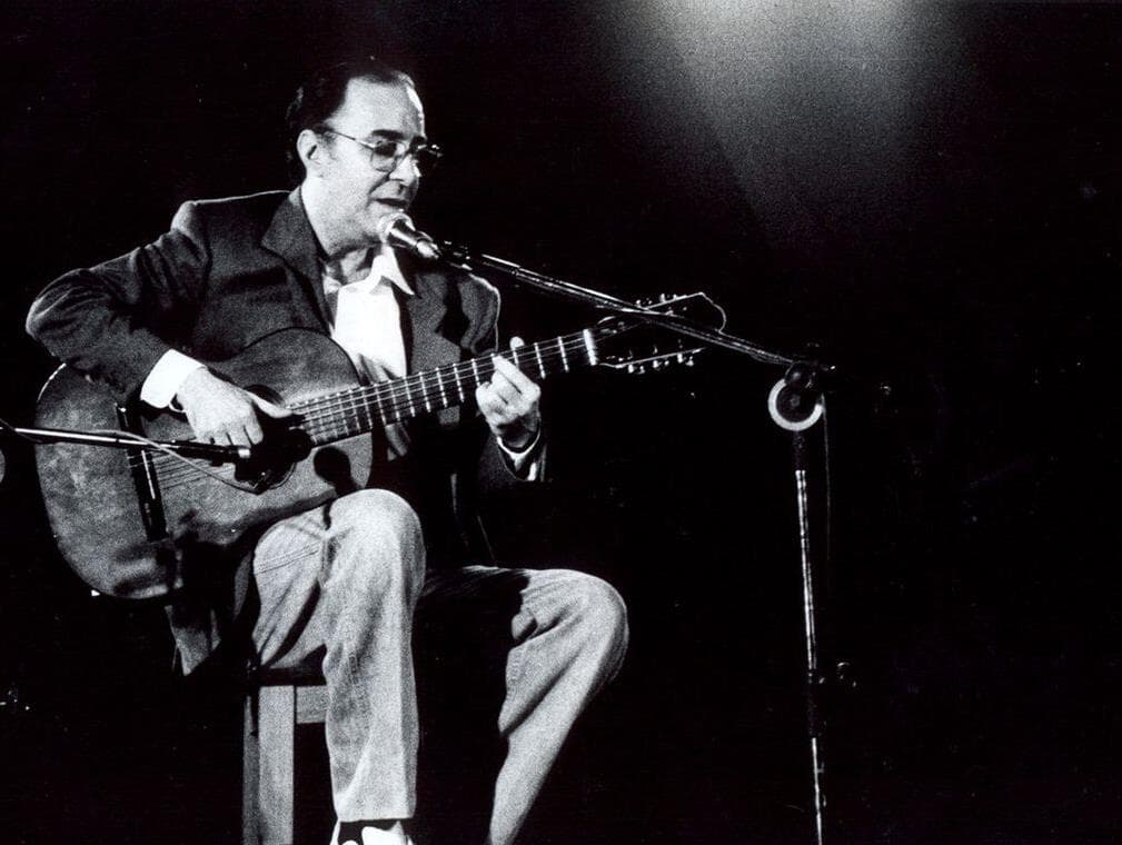 Morre João Gilberto, pai da Bossa Nova, aos 88 anos