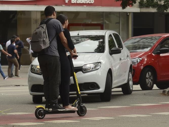 Após polêmica em São Paulo, Novo quer regular uso de patinetes em nível federal