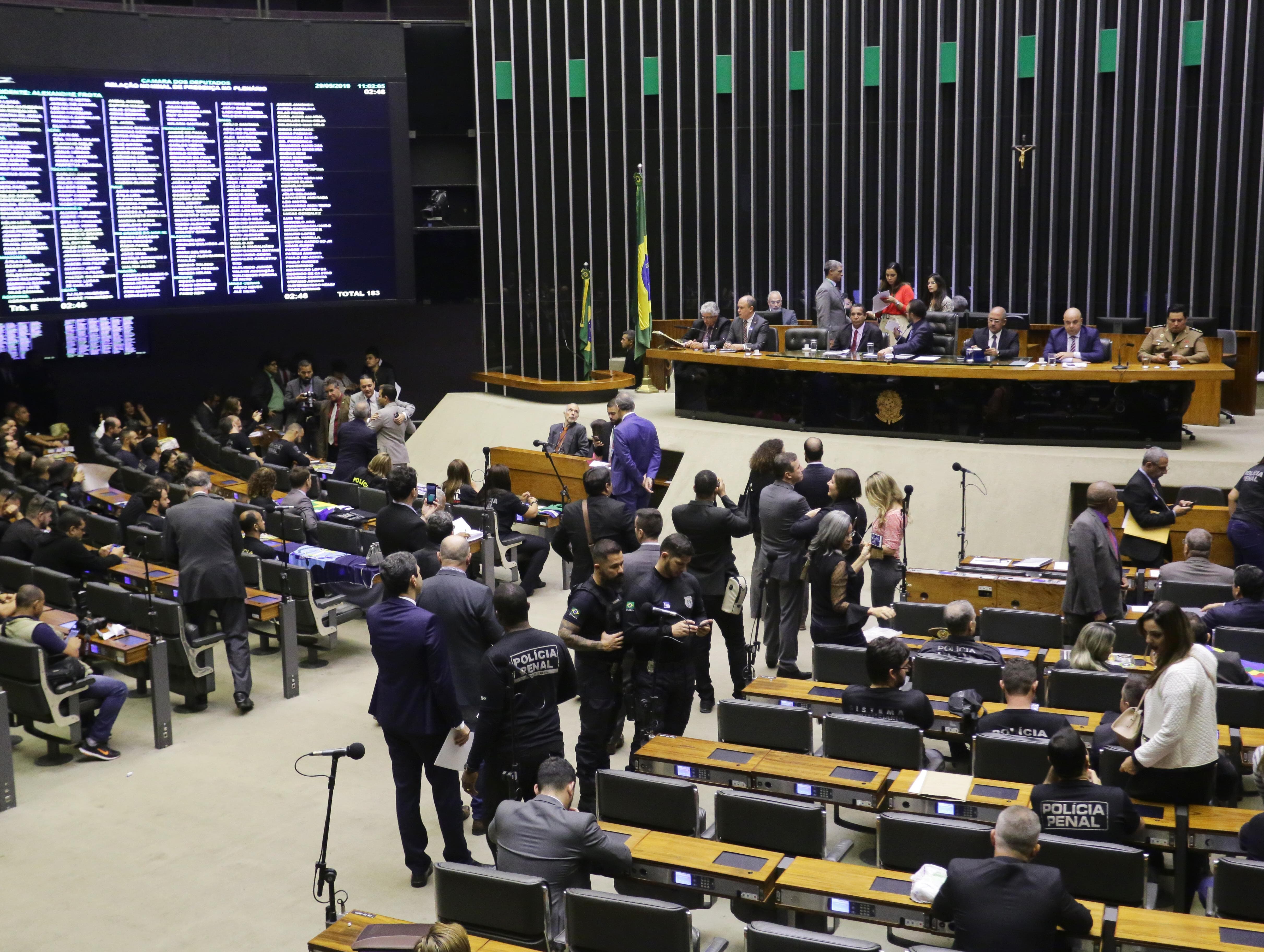 Câmara retoma votação de MP que altera Código Florestal. Veja ao vivo