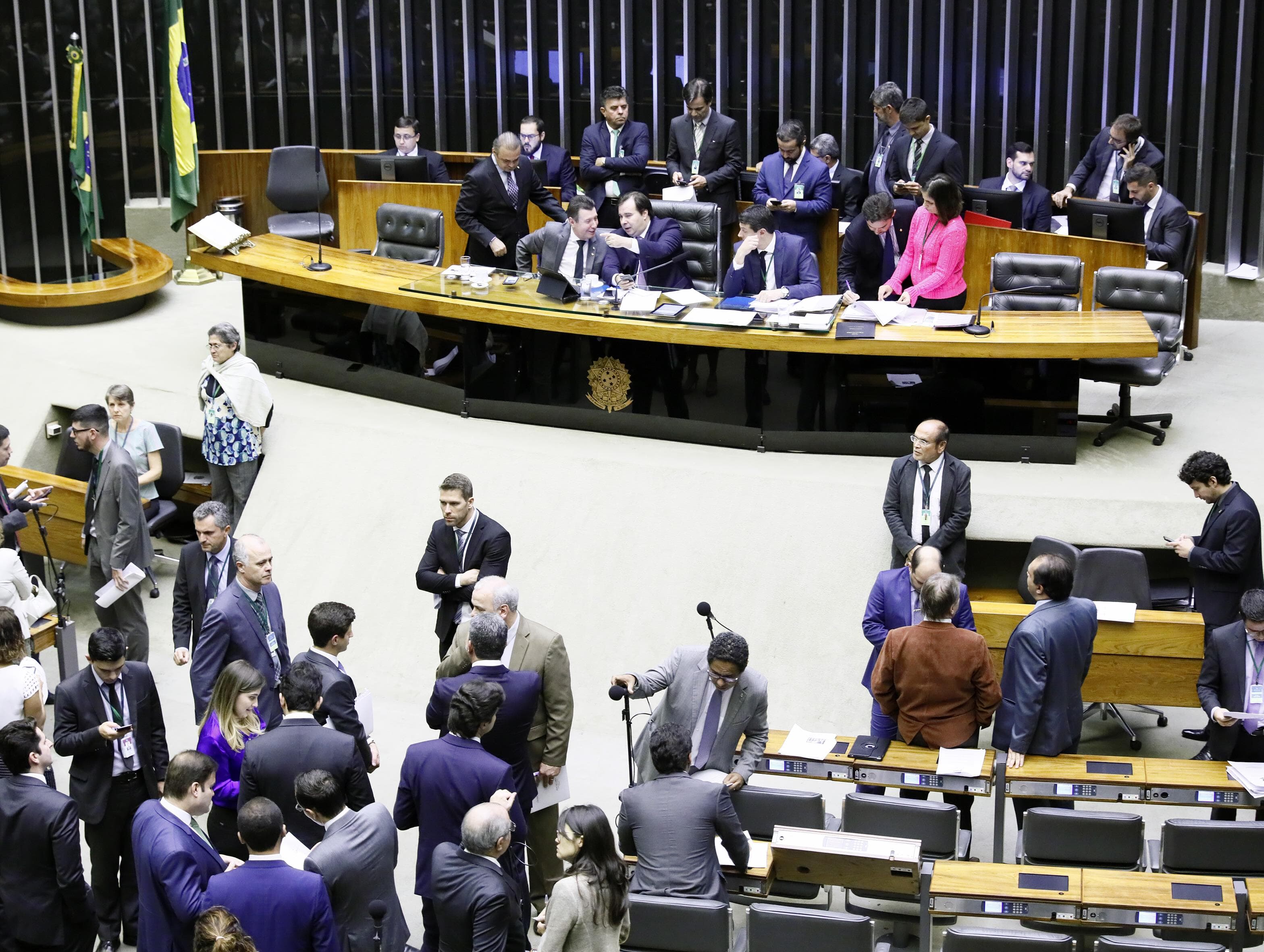 Câmara adia votação de MP que flexibiliza trechos do Código Florestal