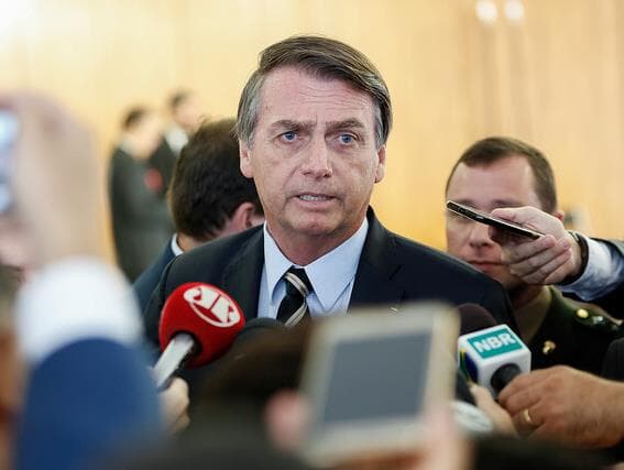 Bolsonaro diz que veto à propaganda do Banco do Brasil foi "respeito com a população". Veja vídeo