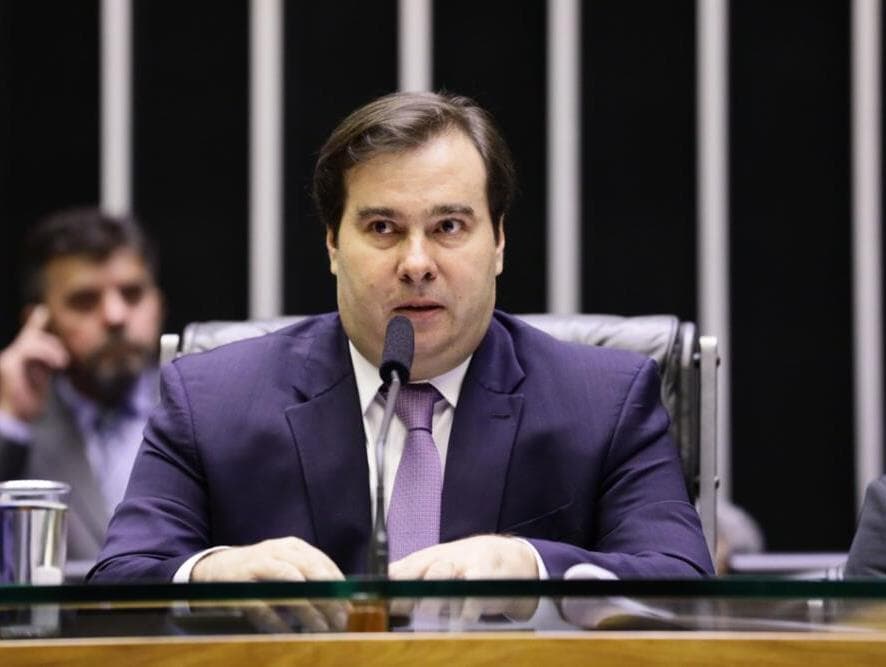 Maia ignorou o governo ao negociar acordo por votação da Previdência. CCJ tenta votar proposta ainda nesta quarta