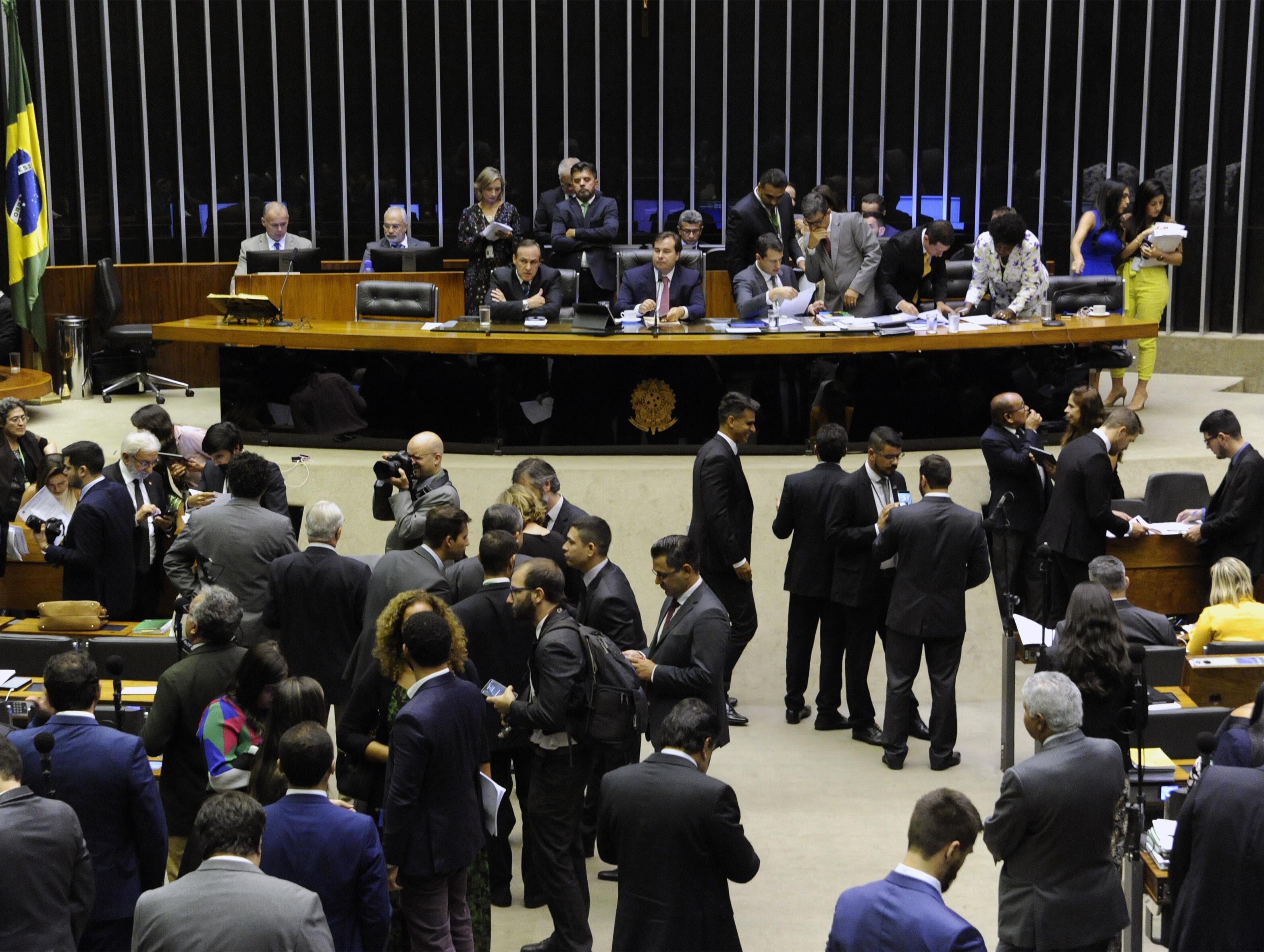 Câmara tenta votar criminalização do assédio moral. Veja a sessão ao vivo