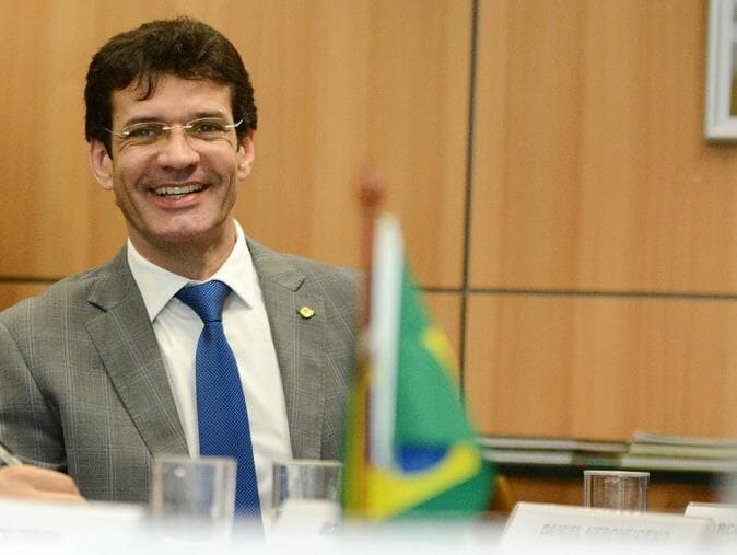 Senado chama o ministro Marcelo Álvaro Antônio para explicar denúncia sobre candidatas laranjas