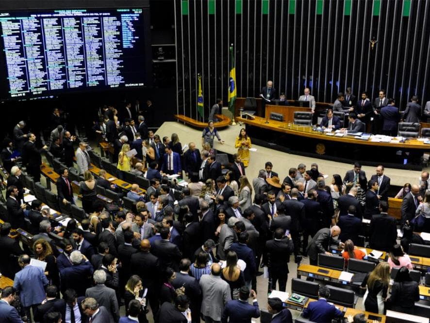 Deputados derrubam decreto sobre transparência e impõem primeira derrota a Bolsonaro na Câmara