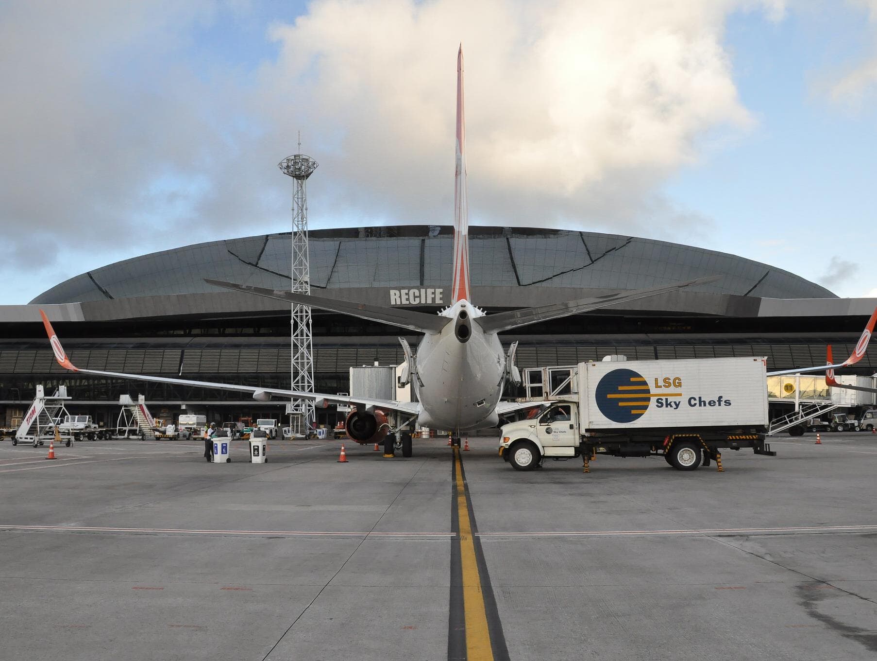 Leilões de concessão de aeroportos renderão R$ 3,5 bilhões, diz Bolsonaro