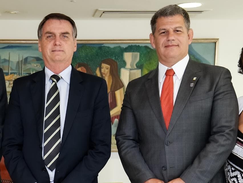 Demitido por Bolsonaro, Bebianno publica post valorizando a lealdade