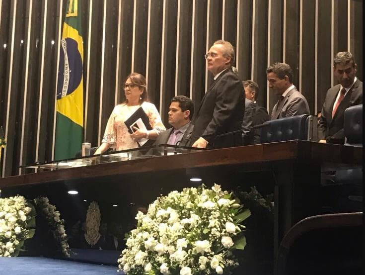 Com impasse, sessão de votação à presidência do Senado é suspensa até às 11h de sábado