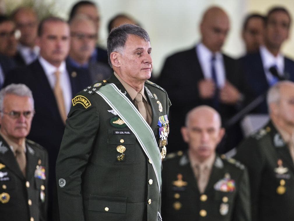 Novo comandante do Exército quer militares fora da reforma da Previdência