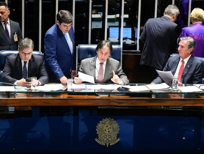 Senado aprova livre acesso de advogados a atos de processos não sigilosos