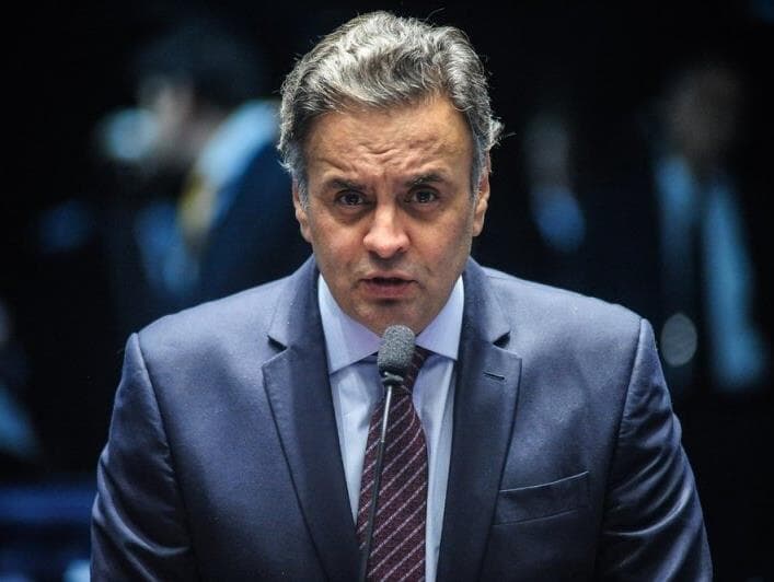 Ministério Público cobra R$ 11,5 milhões de Aécio por 1,3 mil voos