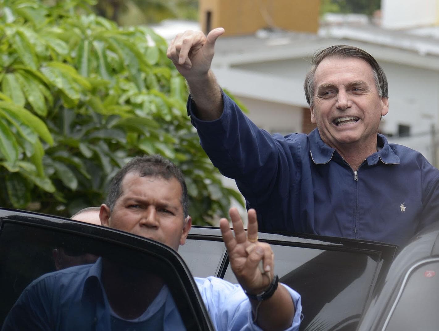 Bolsonaro sinaliza rompimento de relações com Cuba e avisa: "Não posso errar, senão o PT volta"