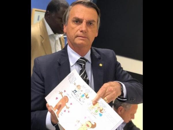 Pesquisa mostra que 84% dos eleitores de Bolsonaro acreditam no kit gay