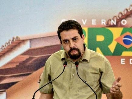 Psol confirma Guilherme Boulos como candidato a presidente