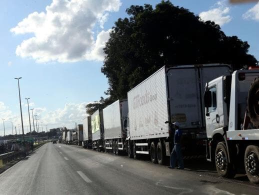 Senado convoca sessão para votar urgência de projeto sobre fretes