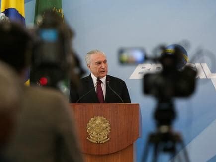 Temer diz ser alvo de "perseguição criminosa disfarçada de investigação"