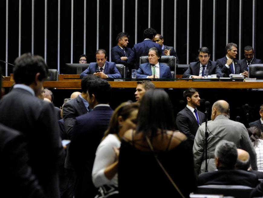 Congresso aprova créditos suplementares e mantém veto presidencial