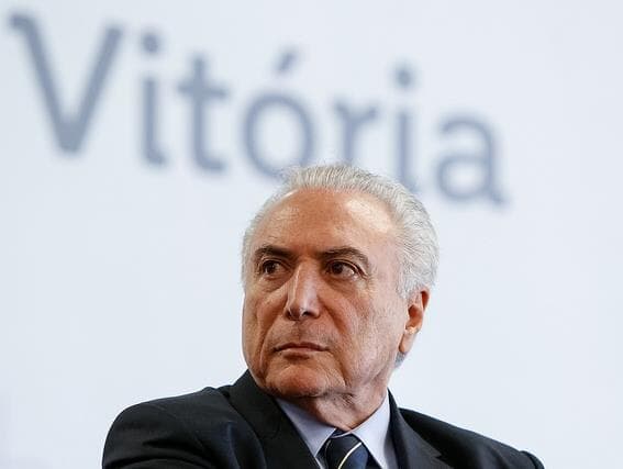 Oposição aposta em iminência de terceira denúncia contra Temer; base evita comentários