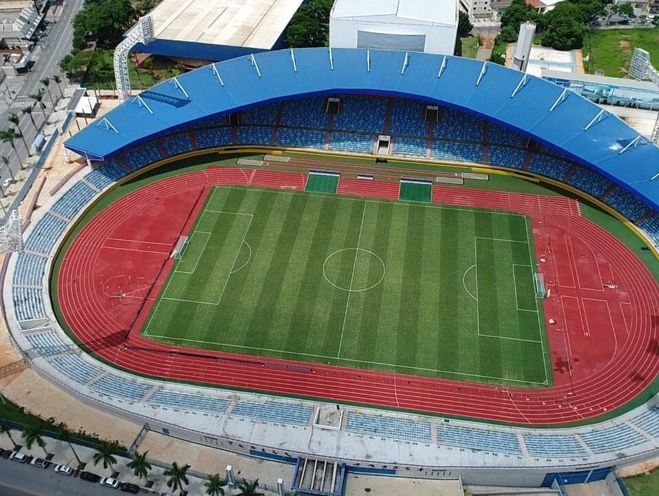 Juiz manda governador tucano Marconi Perillo trocar cores de estádio que remetem ao PSDB