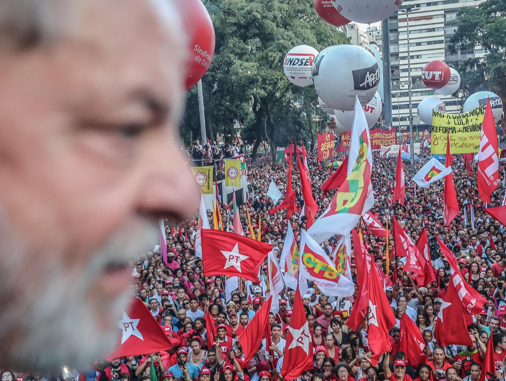 "Deu uma coceirinha e agora eu quero ser candidato", diz Lula