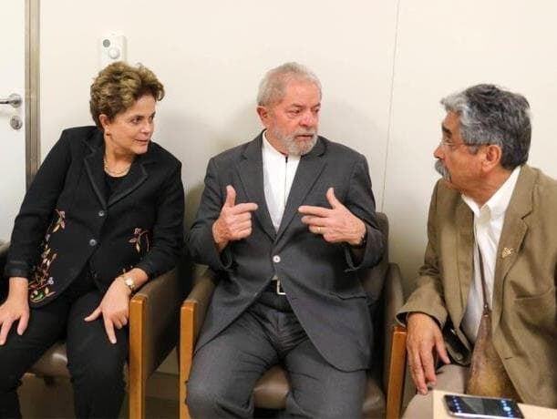 Dilma e Olívio Dutra divergem sobre "plano B" à candidatura de Lula