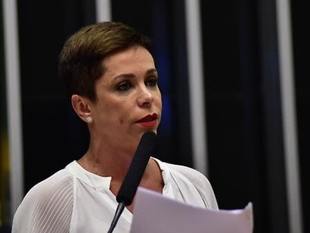 Cristiane Brasil paga empresa de tia de assessora com verba da Câmara