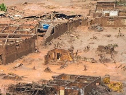 Desastre com barragem da Samarco acordou "monstro" de poluentes no Rio Doce, diz perito