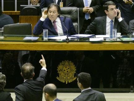 Congresso aprova orçamento de 2018 com deficit de R$ 157 bilhões e salário mínimo de R$ 965