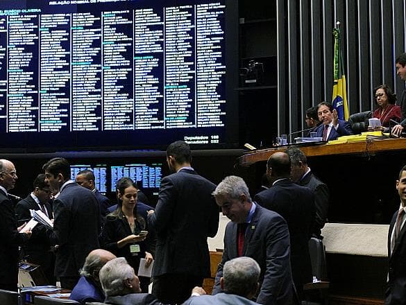 Congresso mantém veto sobre parcelamento de dívidas de empresas e pessoas físicas