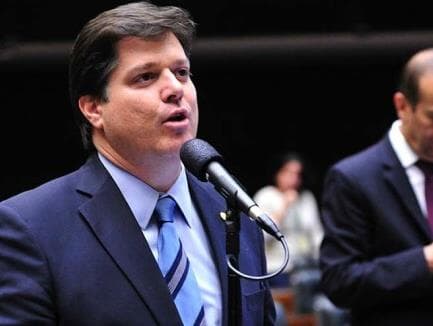 PMDB decide obrigar seus deputados a aprovar reforma da Previdência e já encontra resistências