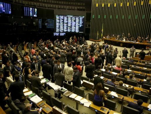 Câmara inicia semana com pauta trancada por dez MPs; Casa retoma discussão sobre proibição do aborto