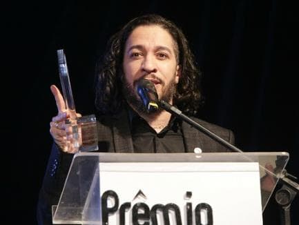 Jean Wyllys celebra diversidade e repudia fascismo ao receber Prêmio Congresso em Foco